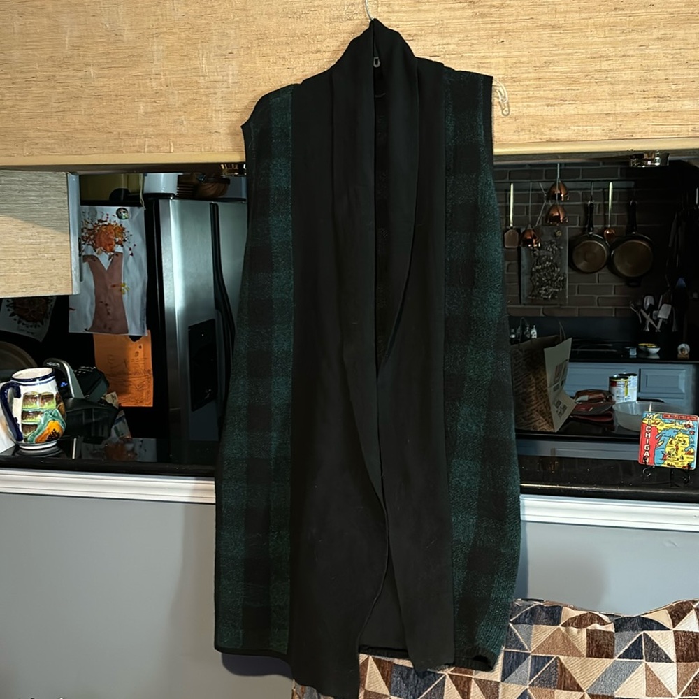 Lane Bryant black & green sleeveless long heavy cardigan sweater vest